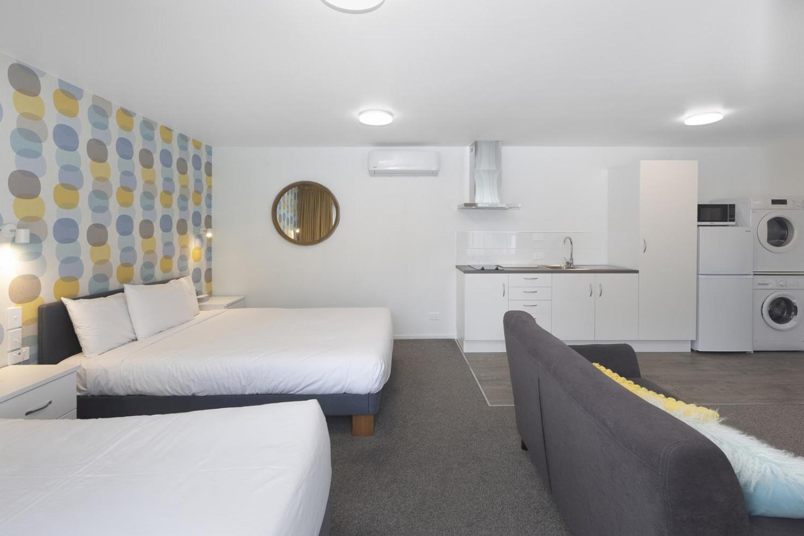 The Adelphi Motel Christchurch Bagian luar foto