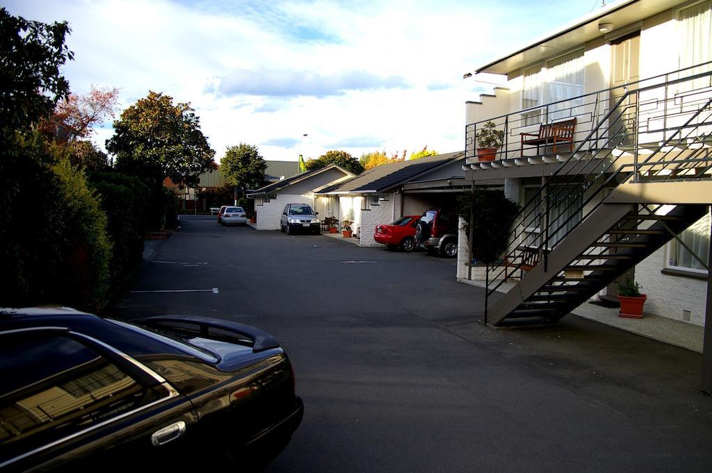 The Adelphi Motel Christchurch Bagian luar foto