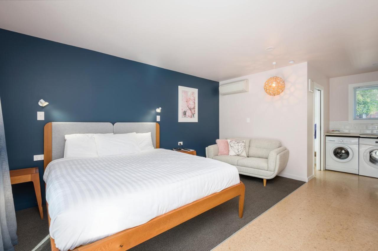The Adelphi Motel Christchurch Bagian luar foto